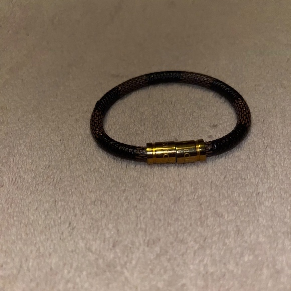 Louis Vuitton Keep It Bracelet - Picture 5 of 5